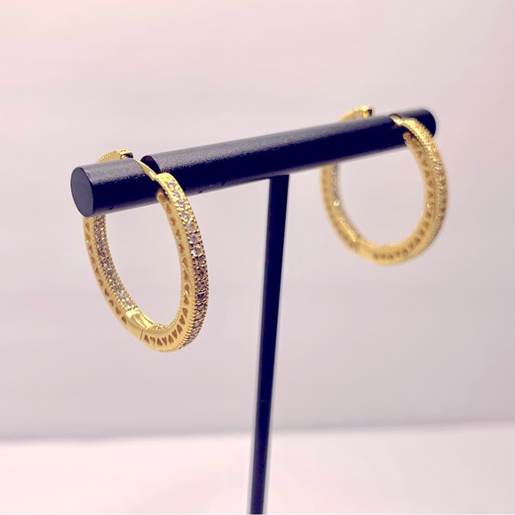 ◾️925 Sterling Silver Gold Plated Sparkles & Pave Hearts
Hoop Earrings - Picture 8 of 10